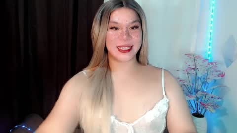 Snapshot of naughty_vies chatting on July 10, 2026, 7:05 pm Davies online show from July 10, 2026, 7:05 pm