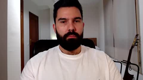 Snapshot of naughtybear_69 chatting on November 6, 2025, 9:54 am Tom online show from November 6, 2025, 9:54 am