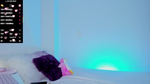      online show from November 8, 2025, 11:14 pm