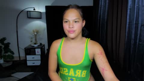 naughtychanell online show from June 17, 2026, 5:10 am