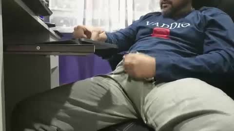 sakhtlaundaz online show from December 17, 2024, 11:27 pm