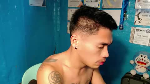 naughtyfuck_boy online show from October 28, 2025, 1:47 pm