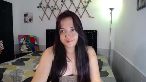 Snapshot of naughtygirl_mmm chatting on June 1, 2026, 4:47 am Valeria online show from June 1, 2026, 4:47 am