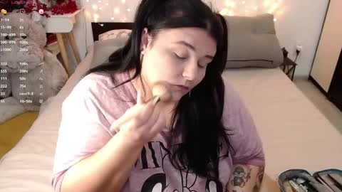 Snapshot of naughtykiss22 chatting on December 18, 2024, 6:53 am Chris online show from December 18, 2024, 6:53 am