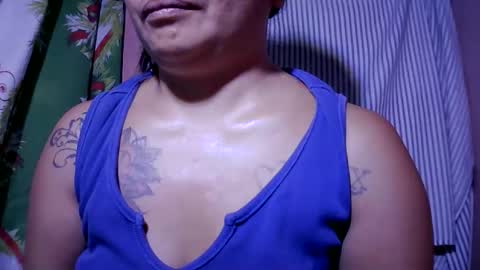 Snapshot of naughtymom_33 chatting on May 7, 2026, 8:47 pm naughtymom_33 online show from May 7, 2026, 8:47 pm