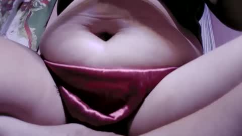 Snapshot of naughtymom_33 chatting on May 9, 2026, 1:22 am naughtymom_33 online show from May 9, 2026, 1:22 am