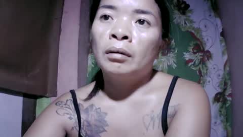 Snapshot of naughtymom_33 chatting on May 15, 2026, 9:33 pm naughtymom_33 online show from May 15, 2026, 9:33 pm