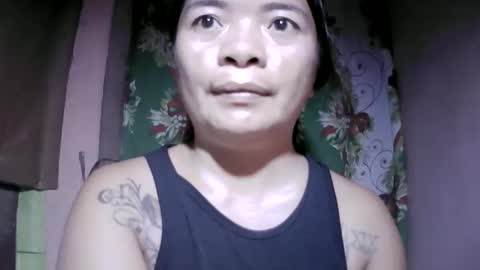 Snapshot of naughtymom_33 chatting on May 22, 2026, 9:42 pm naughtymom_33 online show from May 22, 2026, 9:42 pm