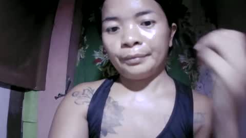 Snapshot of naughtymom_33 chatting on May 27, 2026, 7:05 am naughtymom_33 online show from May 27, 2026, 7:05 am