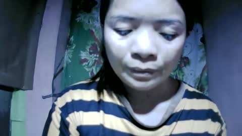 Snapshot of naughtymom_33 chatting on June 2, 2026, 8:27 am naughtymom_33 online show from June 2, 2026, 8:27 am