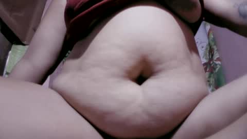 Snapshot of naughtymom_33 chatting on June 14, 2026, 2:24 am naughtymom_33 online show from June 14, 2026, 2:24 am