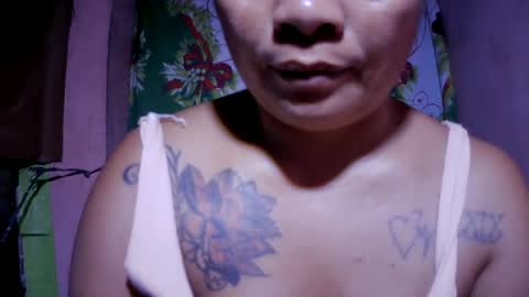Snapshot of naughtymom_33 chatting on June 16, 2026, 7:11 am naughtymom_33 online show from June 16, 2026, 7:11 am