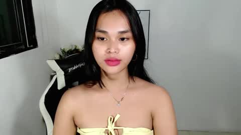 Snapshot of naughtymuse_ chatting on April 30, 2026, 9:19 pm ELISE online show from April 30, 2026, 9:19 pm