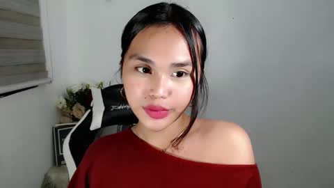 Snapshot of naughtymuse_ chatting on May 7, 2026, 7:08 pm ELISE online show from May 7, 2026, 7:08 pm
