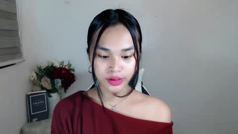 Snapshot of naughtymuse_ chatting on May 8, 2026, 9:36 am ELISE online show from May 8, 2026, 9:36 am