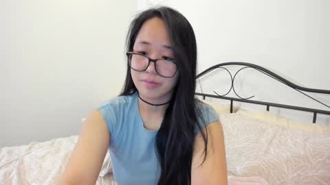 Snapshot of naughtynerdygirl chatting on January 27, 2025, 5:26 pm Gigi Chu online show from January 27, 2025, 5:26 pm