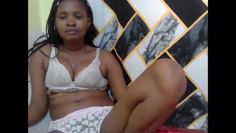 naughtyqueen online show from April 17, 2026, 8:06 am