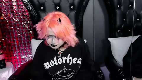 Navier  online show from January 5, 2026, 9:07 pm