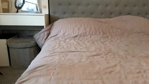 Snapshot of navyrayne chatting on February 18, 2026, 9:27 am Navyrein online show from February 18, 2026, 9:27 am