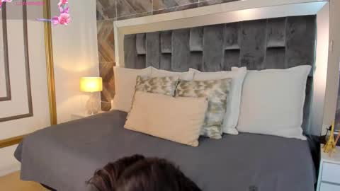    online show from September 23, 2025, 12:08 pm