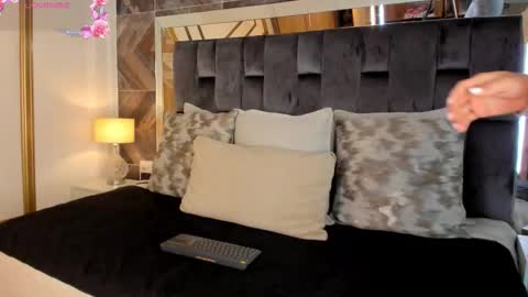    online show from November 1, 2025, 1:24 pm