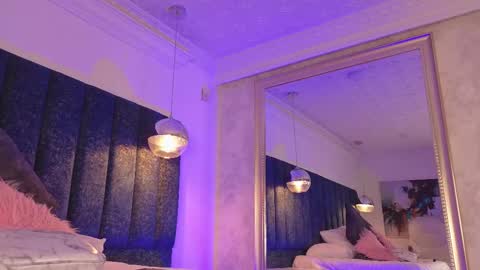 Snapshot of naylapot_ chatting on February 23, 2025, 12:05 pm Juli online show from February 23, 2025, 12:05 pm