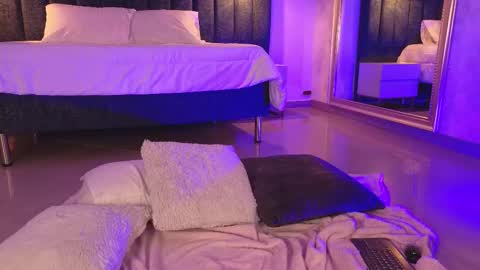 Snapshot of naylapot_ chatting on March 11, 2025, 1:56 pm Juli online show from March 11, 2025, 1:56 pm