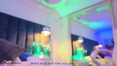 Snapshot of naylapot_ chatting on September 13, 2025, 11:54 am Juli online show from September 13, 2025, 11:54 am