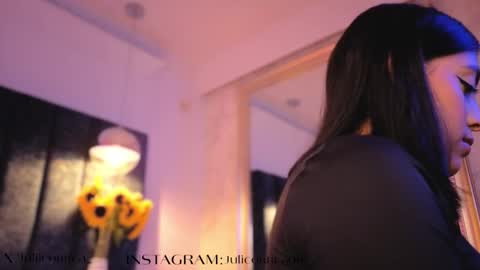 Snapshot of naylapot_ chatting on October 24, 2025, 11:28 am Juli online show from October 24, 2025, 11:28 am