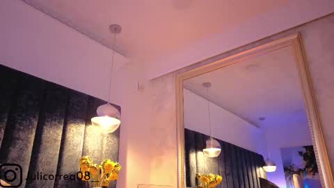 Snapshot of naylapot_ chatting on November 2, 2025, 11:45 am Juli online show from November 2, 2025, 11:45 am