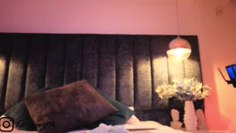 Snapshot of naylapot_ chatting on January 15, 2026, 11:59 am Juli online show from January 15, 2026, 11:59 am