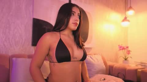 Snapshot of naylapot_ chatting on February 21, 2026, 11:55 am Juli online show from February 21, 2026, 11:55 am