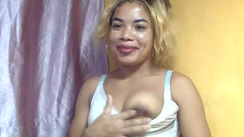 Snapshot of nayrrah chatting on April 17, 2026, 10:13 pm nayrrah online show from April 17, 2026, 10:13 pm