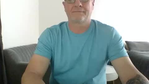 Snapshot of neckdown12 chatting on November 7, 2025, 8:20 pm neckdown12 online show from November 7, 2025, 8:20 pm