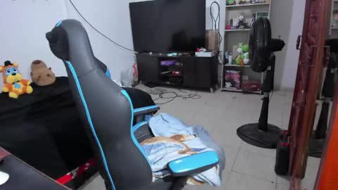 Geek Nicole    im Neeko UwU online show from April 28, 2026, 6:46 pm