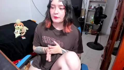 Snapshot of neeko_lol_ chatting on July 28, 2026, 12:48 pm Geek Nicole im Neeko UwU online show from July 28, 2026, 12:48 pm
