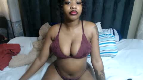 Snapshot of neeshaah chatting on May 24, 2026, 6:40 am Neeshaa online show from May 24, 2026, 6:40 am