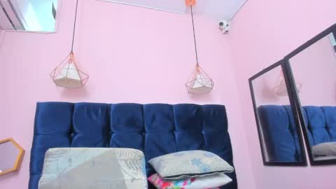 Snapshot of neferet_opal chatting on April 26, 2026, 1:25 am neferet_opal online show from April 26, 2026, 1:25 am