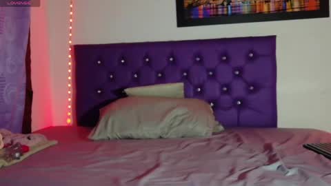 Snapshot of neighbor_ebony chatting on May 8, 2026, 3:34 am CHIKY online show from May 8, 2026, 3:34 am