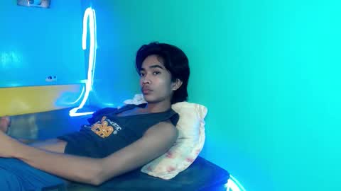 neil_asian69 online show from April 18, 2026, 12:58 am