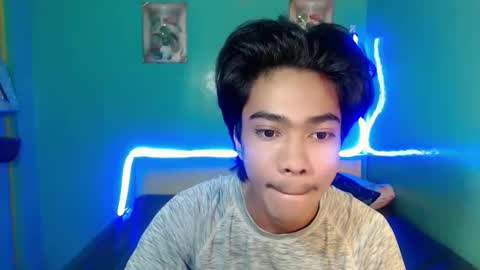 neil_asian69 online show from April 19, 2026, 5:29 am