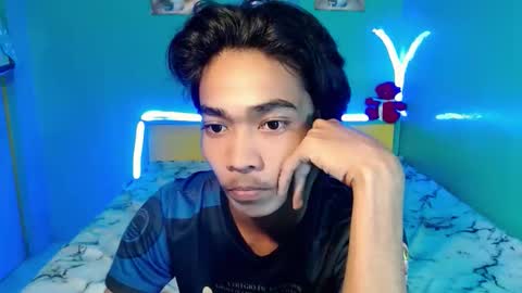 neil_asian69 online show from April 19, 2026, 11:51 pm