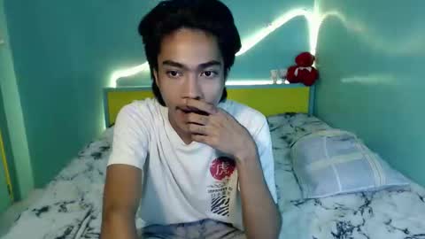 neil_asian69 online show from April 21, 2026, 6:01 pm