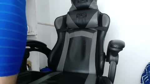 Snapshot of neitan___ chatting on April 15, 2026, 5:36 am neitan___ online show from April 15, 2026, 5:36 am