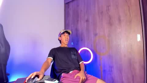 Snapshot of neitan_miller chatting on March 5, 2026, 6:31 am neitan online show from March 5, 2026, 6:31 am