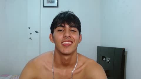 Snapshot of neithanzyn chatting on December 17, 2024, 10:43 pm Neithanzyn online show from December 17, 2024, 10:43 pm