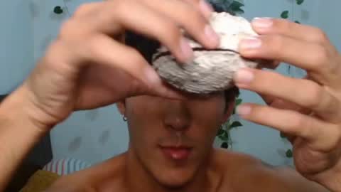 Snapshot of neithanzyn chatting on February 10, 2025, 1:24 am Neithanzyn online show from February 10, 2025, 1:24 am