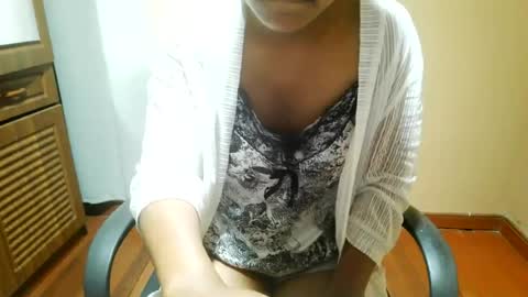 nelia_84 online show from July 20, 2026, 6:17 am