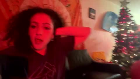 Snapshot of nellbee chatting on December 3, 2025, 3:58 am Nell xo online show from December 3, 2025, 3:58 am