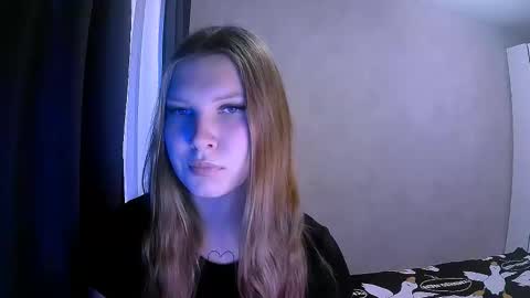 Snapshot of nelli_lux chatting on November 18, 2025, 12:09 pm Nelli online show from November 18, 2025, 12:09 pm
